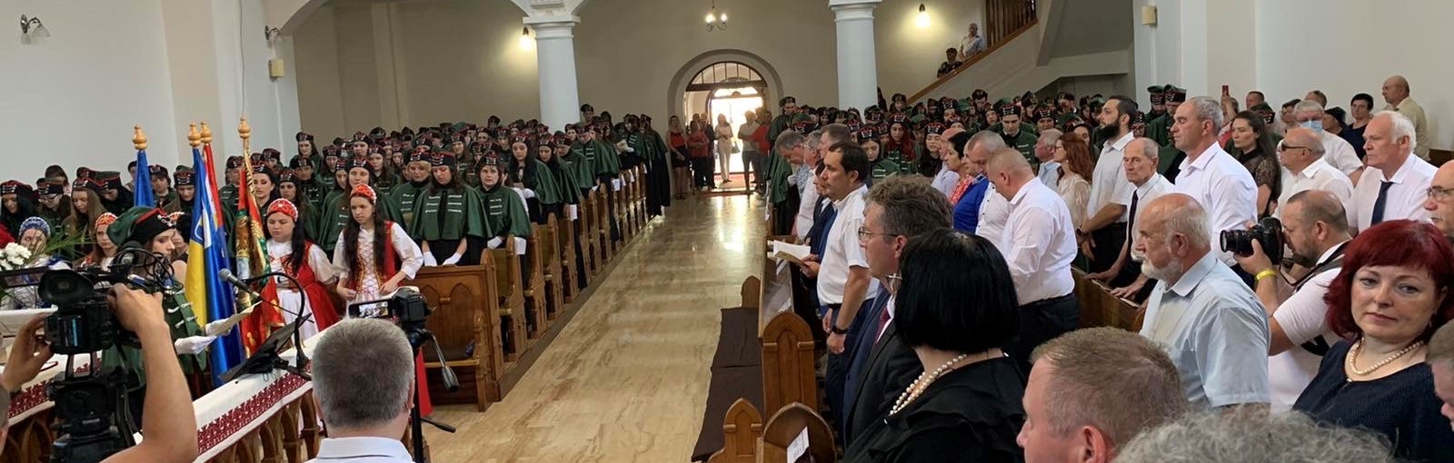 Вручення дипломів випускникам Закарпатського угорського інституту ім. Ф.Ракоці ІІ